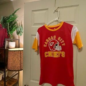 Kansas City Chiefs Kids/Teen 14/16  Red and Yellow T-Shirt-xl